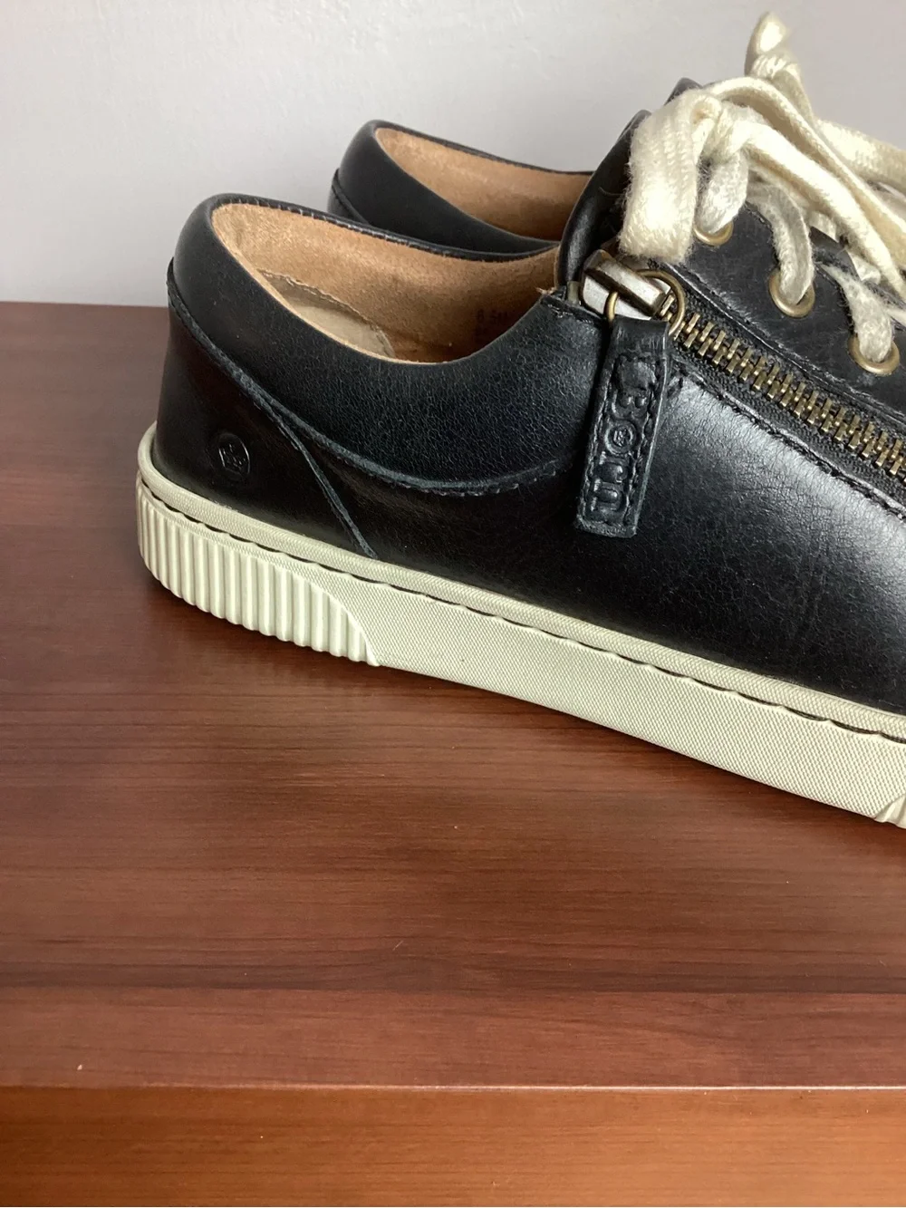 Women’s BORN Black Leather Casual Sneakers with Cream Sole Size 6.5M